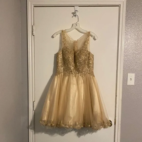 quince gold dama dresses Light Gold Sequin Lace-Up Mermaid Prom Dress with Deep V – LP047 –  Viniodress main image 0